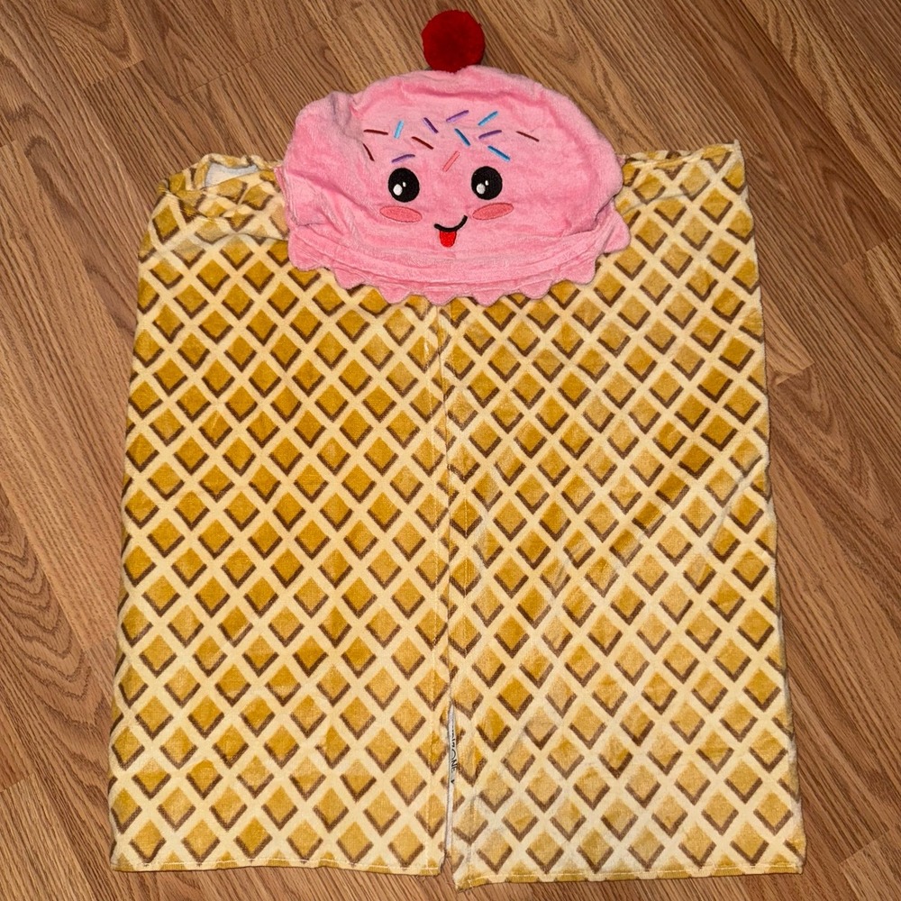 Kids ice cream cone towel - your zone